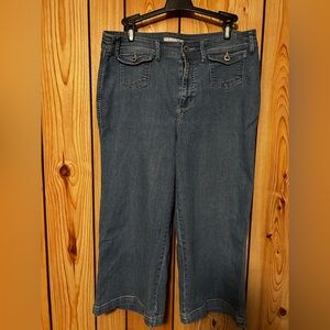 CHICO’S Platinum Denim Blue Jeans Capri Pants Size 1,5 Cotton